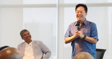 Victor Hartono Djarum dan Wijayanto Samirin