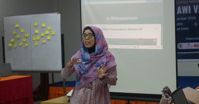 Ira Guslina Sufa Keterbukaan Informasi Publik